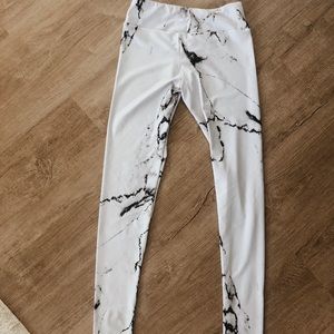 Whit marble yoga leggings